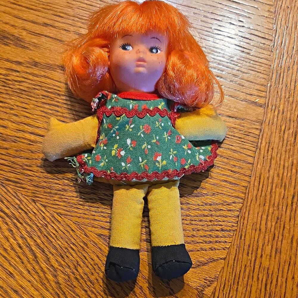 Uneeda 6in Cloth Rag Doll, Red Curly Hair, Blue Eyes, Floral Dress